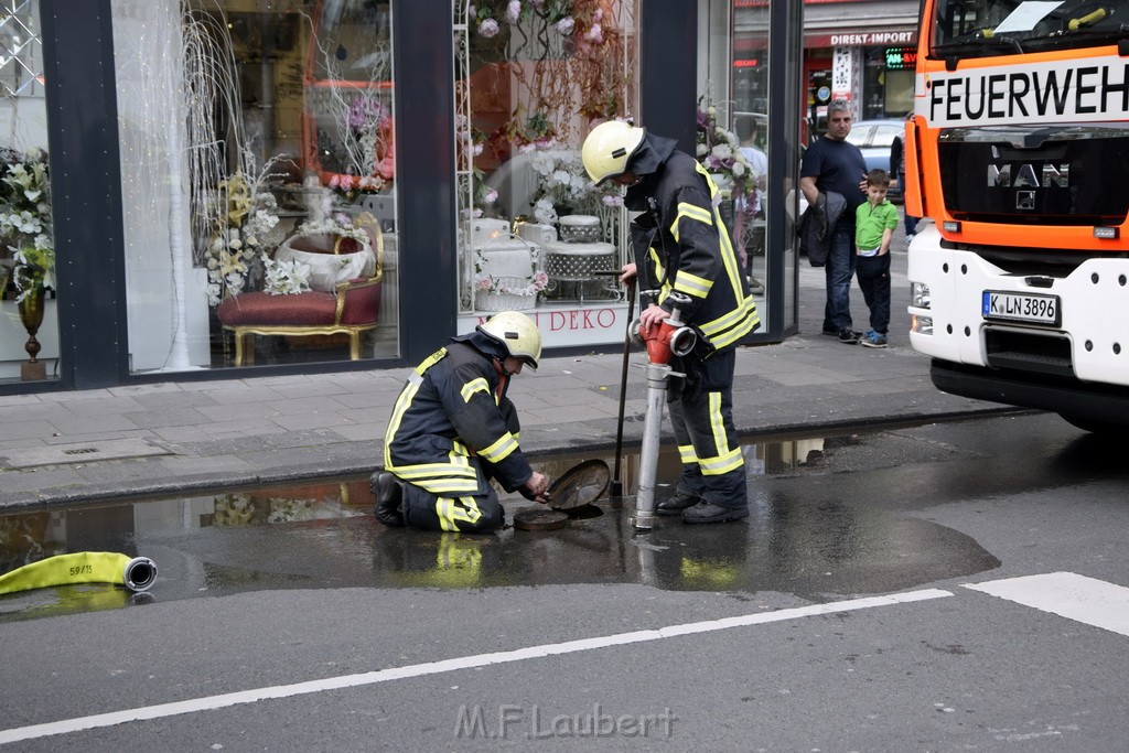 Feuer 2 Y Koeln Muelheim Bergisch Gladbacherstr P44.JPG - Miklos Laubert